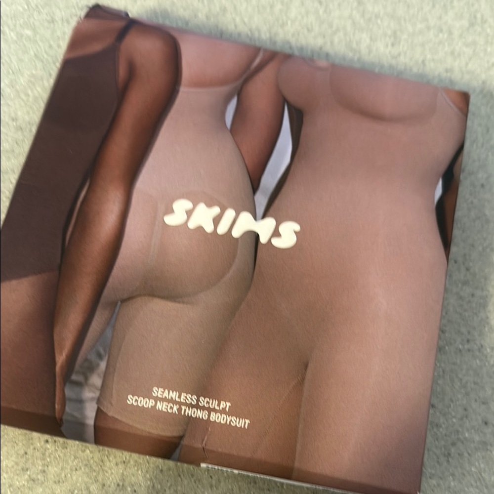SKIMS Seamless Sculpt Scoop Neck Thong Bodysuit - Tan